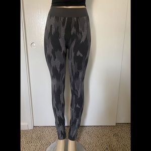 WOLFORD CAMOUFLAGE LEGGINGS. (Never used)